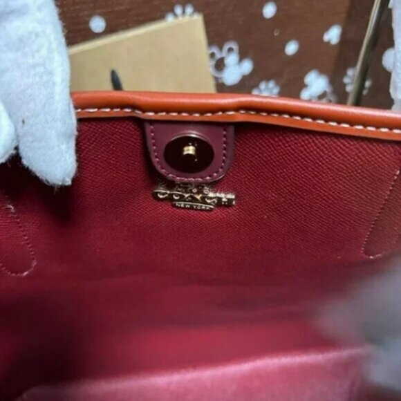 New Coach X Peanuts City Tote In With Snoopy Woodstock - Picture 6 of 6